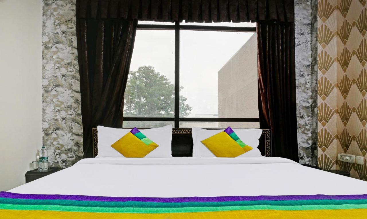 Hotel Itsy By Treebo - Ashoka Grand Waranasi Zewnętrze zdjęcie