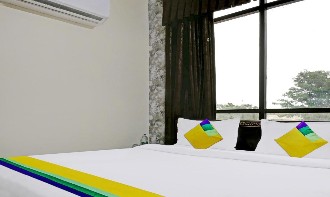 Hotel Itsy By Treebo - Ashoka Grand Waranasi Zewnętrze zdjęcie